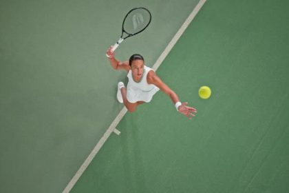 Les matériaux ont beaucoup évolué dans l’univers du Tennis. En effet, les premières raquettes étaient en bois. Cependant, aujourd’hui,